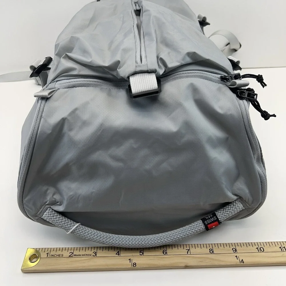 ON Running Speed Pack 18L Lite Backpack Travel Gym Hiking Running Gray NWT